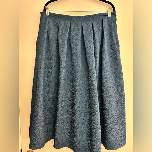 Dark Blue Satin Midi Skirt (US 12) - Picture 4 of 4